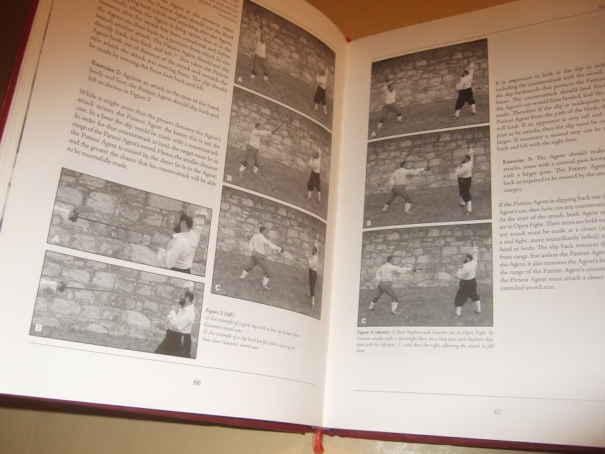 English Swordsmanship: The True Fight of George Silver, Vol. 1 / Chivalry Bookshelf Series ( Swordplay, Fencing, Duelling / Grypes [ Grips ]; Advanced Tactics; Left Hander's; Silver's System; Short Sword, etc)(The Last Medieval Swordsman )(volume One )